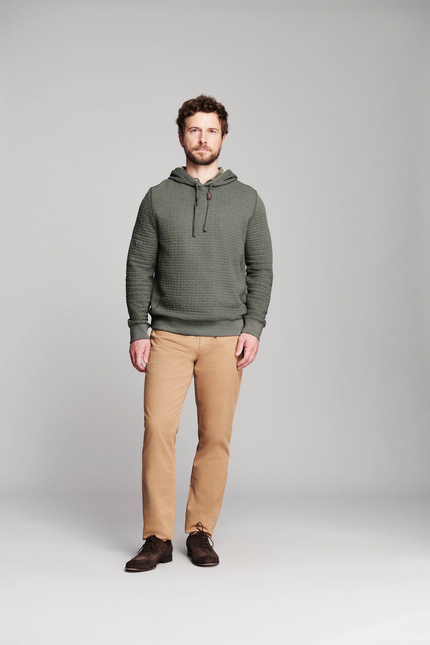 Model is 6'2" wearing size medium.