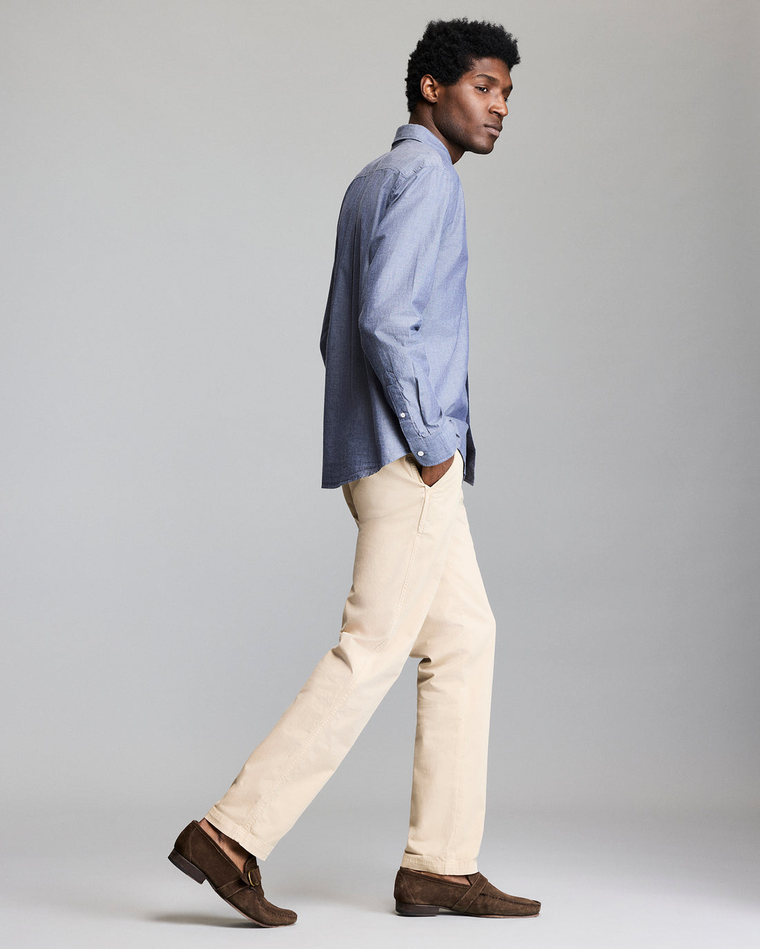 Model wears the MSL 1-Pocket Shirt 