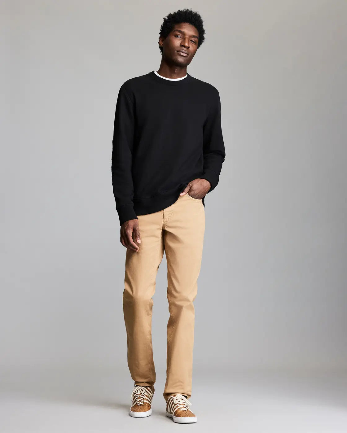 Model is 6'2" wearing size medium.